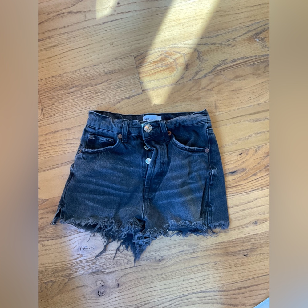 ZARA BLACK JEAN HI-RISE SHORTS